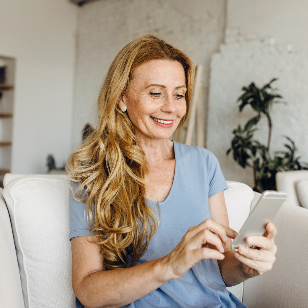 Uwielbiasz błękit? Sprawdź, jakie odcienie niebieskiego pasują do twojego typu urody